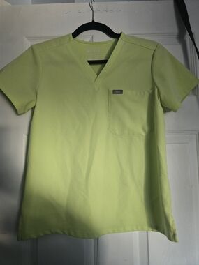 FIGS Catarina Scrub Top XS Sea Mist